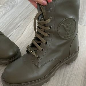 Louis Vuitton Metropolis Flat Ranger Monogram Combat Boot Black – Second  Time Around